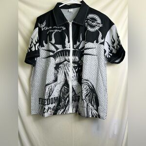 3/$15 SHEIN Crying Liberty Monochrome Graphic ZipShirt